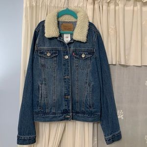 Little girl’s Levi’s denim jacket with Sherpa collar